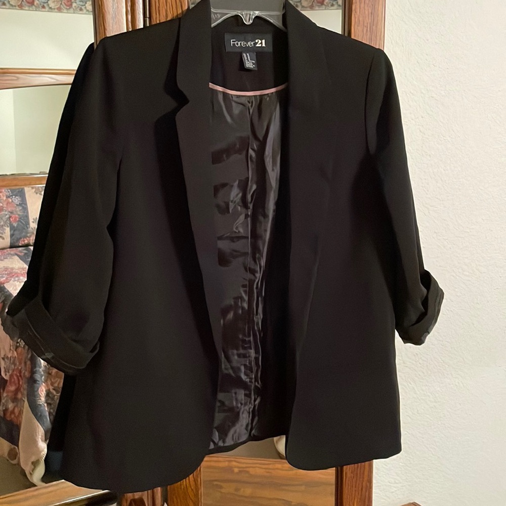Forever 21 Black Blazer - Picture 1 of 8